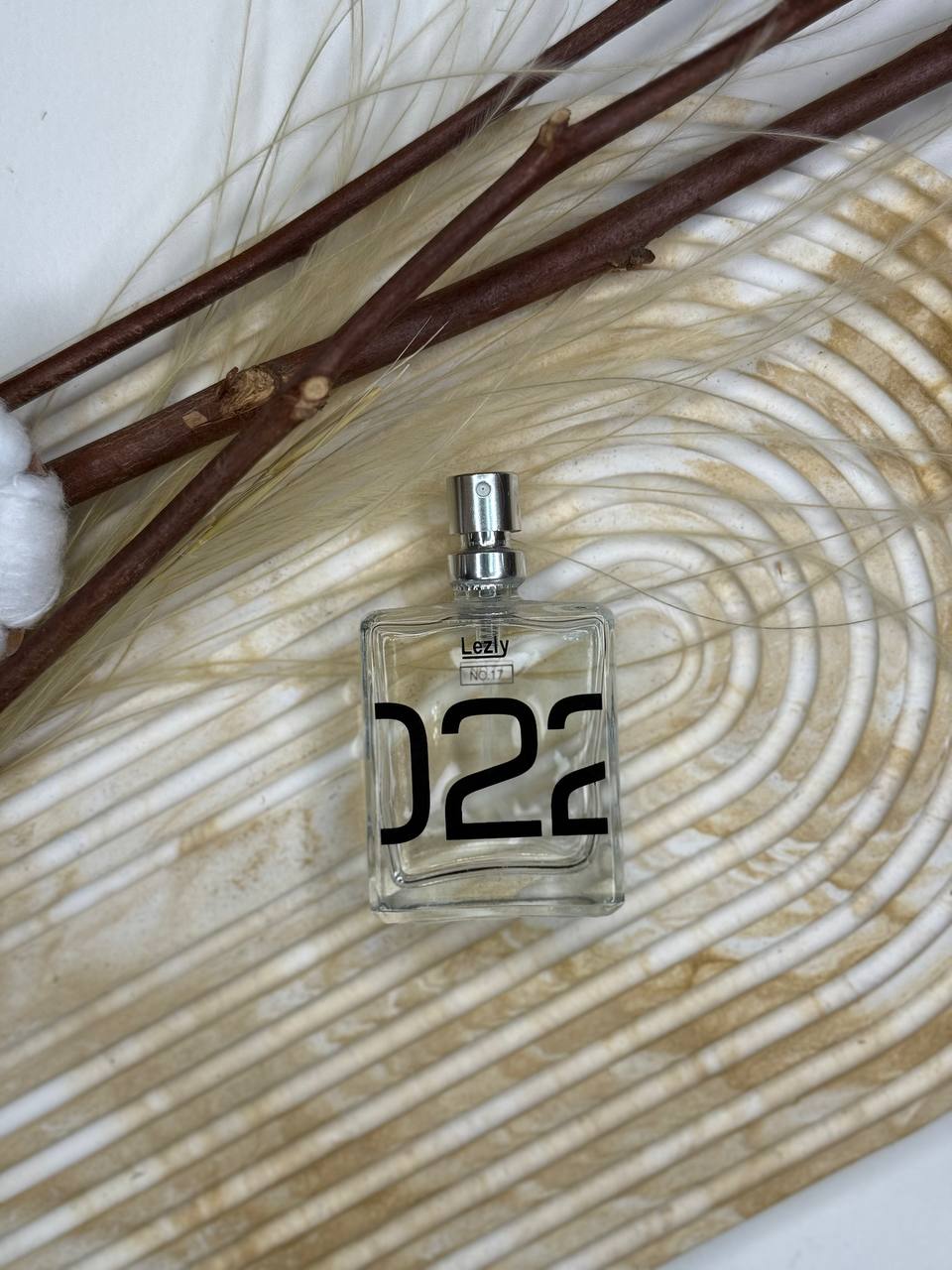 مولکول 02(Escentric Molecules Molecule 02) | لزلی (Lezly) — تصویر 2
